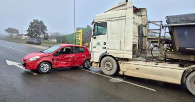 Stire din Eveniment : Intervenție de urgență la Ovidiu: Două persoane rănite în urma unui accident