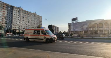 Stire din Eveniment : Doi pietoni au fost loviți de o mașină pe bulevardul Alexandru Lăpușneanu