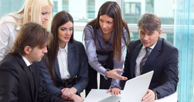 Stire din Social : Numărul salariaților în județul Constanța este în scădere. Care este salariul mediu