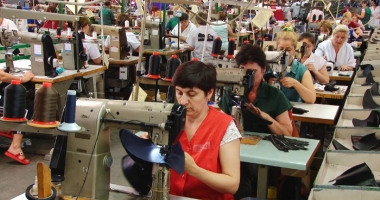 Stire din Economie : Salariații vor primi mai puțini bani de la 1 ianuarie 2018
