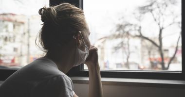 Stire din Economie : Salariaţii carantinaţi vor avea concedii medicale plătite, chiar dacă se vor suprapune