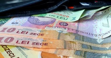 Stire din Social : Guvernul majorează salariile de la 1 ianuarie 2024 pentru primari, profesori și ceilalți bugetari