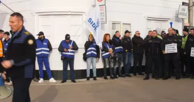 Stire din Social : Profesorii și angajații ANP critică dur noua lege a salarizării pe 2026