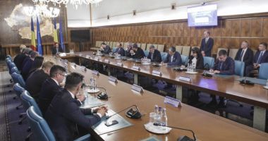 Stire din Social : Ce se întâmplă cu pensiile, salariile și alocațiile de la 1 ianuarie. Noul guvern, ședință crucială pentru banii românilor