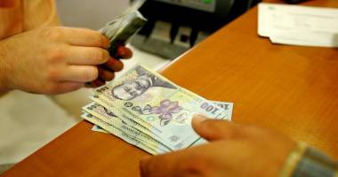 Stire din Economie : Salariul net a crescut  cu 7,4% față de 2014
