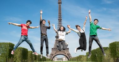 Salon virtual al studiilor în Franţa. Zeci de programe pentru tinerii români