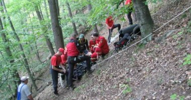 Stire din Eveniment : Un turist din Ungaria a căzut într-o prăpastie din județul Brașov