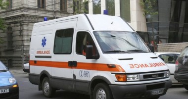 Stire din Eveniment : O adolescentă S-A ARUNCAT de la etajul trei, după o ceartă cu mama sa
