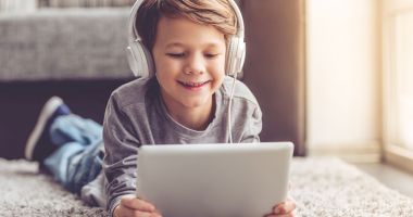Stire din Social : Salvați Copiii România a lansat Ghidul siguranței pe internet