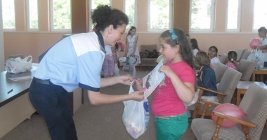 Sediul Rutierei, "invadat" de copii. Ce cadouri le-au făcut polițiștii - 6