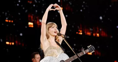 Stire din Actualitate : Taylor Swift a donat de Sărbători peste 2 milioane de dolari pentru diverse organizaţii caritabile