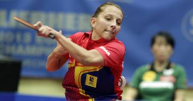 Stire din Sport : CUPA MONDIALĂ LA TENIS DE MASĂ. România învinsă de Japonia. Scor final 2-3