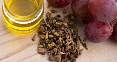 Stire din Sănătate : Îngrijiți-vă tenul natural, cu ulei de sâmburi de struguri