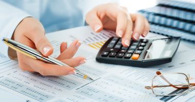 Stire din Economie : S-a modificat baza de calcul pentru contribuțiile în cazul unor categorii de venituri