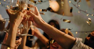 Stire din Social : 3 cocktail-uri pe care să le pregătești pentru Dragobete!