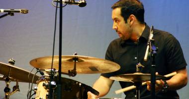 Stire din Cultură-Educație : Antonio Sanchez concertează în premieră, în România