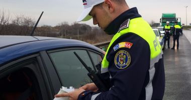 Stire din Eveniment : Sancțiuni de zeci de mii de lei, aplicate de polițiștii din Mangalia. Peste 100 de vehicule au fost verificate