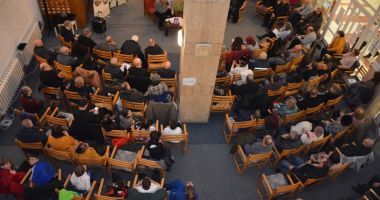 Stire din Cultură-Educație : Reputatul medic oftalmolog Sanda Jurja lansează albumul dedicat memoriei tatălui său