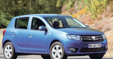 Stire din Diverse : Dacia Sandero, mașina care se devalorizează cel mai greu în Marea Britanie