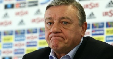 Stire din Sport : Bilete la meciul România-Ungaria pentru familia copilului ucis de câinii: "Poate aducem mângâiere!"
