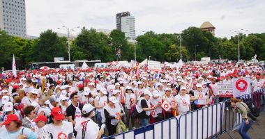 Stire din Social : Noi promisiuni pentru angajaţii din sistemul sanitar