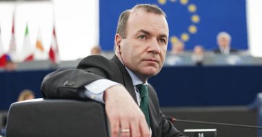Stire din Actualitate : Șansele lui Weber la șefia CE, slăbite de divergențele Macron-Merkel