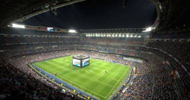 Stire din Sport Internațional : Înțelegere de 350 de milioane de lire între Real Madrid și șeicul care deține City