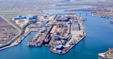 Bate vântul a pagubă prin Şantierul Naval Damen Mangalia. Muncitorii, sătui de promisiuni! - 2