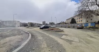 Stire din Social : Parcul promis, șantier abandonat! Maidan în locul fostelor Galerii Soveja