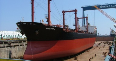 Stire din Economie : Șantierele navale din România achită până și apa de mare