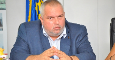 Stire din Eveniment : Săptămâna "patimilor" pentru Nicușor Constantinescu. A fost condamnat la 6 ani de închisoare, urmează alte două sentințe