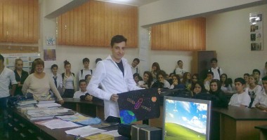 Stire din Cultură-Educație : Elevii de la "Decebal" au aflat beneficiile utilizării spațiului cosmic