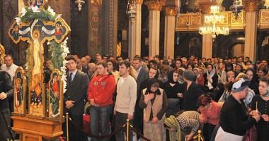 Stire din Cultură-Educație : Programul slujbelor din Săptămâna Patimilor