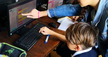 Stire din Cultură-Educație : Săptămâna Uniunii Europene a Programării, la Școala "Grigore Moisil"
