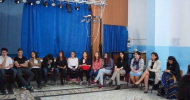 Stire din Social : Cum sărbătoresc elevii din Medgidia Săptămâna Voluntariatului