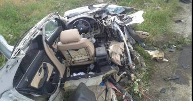 IMAGINI ȘOCANTE! GRAV ACCIDENT RUTIER, AZI. TREI MORȚI ȘI  PATRU RĂNIȚI, DUPĂ O CIOCNIRE FRONTALĂ - 7