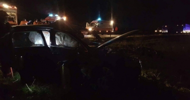 ATENȚIE, IMAGINI ȘOCANTE! TRAGEDIE FEROVIARĂ! AUTOTURISM SPULBERAT DE TREN. BĂRBAT MORT, TĂIAT ȘI DESFIGURAT - 8