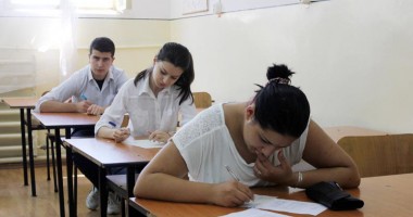 Stire din Cultură-Educație : Victimele Bacului de toamnă: "Șmecher, a căzut Bacovia, nu am scris nimic"
