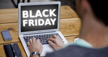 Stire din Economie : Şapte magazine şi o bancă au fost amendate de Black Friday