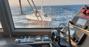 FOTO Ambarcațiune cu doi români la bord aflată în dificultate pe mare au solicitat sprijinul SAR ARES - 3