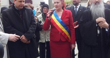 Galerie Foto / Eveniment unic în comuna Saraiu. "Calea Crucii", refăcută în Joia Mare - 2