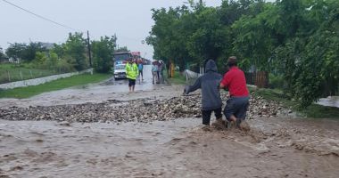GALERIE FOTO / JALE LA SARAIU. Gospodării inundate și persoane evacuate - 6