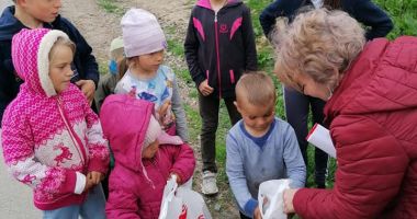 Cadouri din partea autorităţilor pentru locuitorii comunei Saraiu - 2