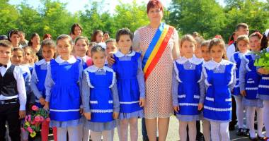 Stire din Politică-Administrație : Ce surprize a pregătit primarul din Saraiu, Dorinela Irimia,  la începutul anului școlar