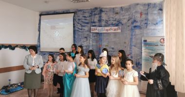 Stire din Cultură-Educație : Sărbătoare la Școala Gimnazială "Lucian Grigorescu"