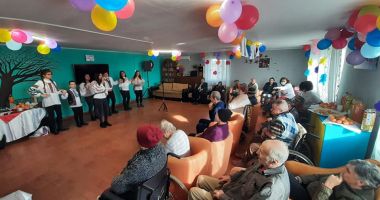 Stire din Social : De ziua lor, persoanele cu dizabilităţi s-au întrecut în diferiţii competiţii