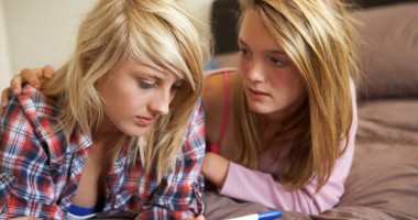 Stire din Sănătate : Impactul devastator al unei sarcini în adolescență
