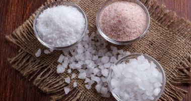 Stire din Sănătate : Sare de masă ori sare de mare? Care este mai sănătoasă