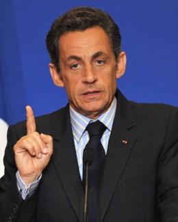 Stire din Actualitate : Sarkozy, îngrijorat de noua criză financiară