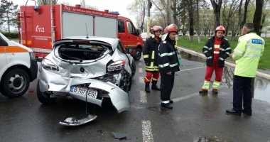 GALERIE FOTO/VIDEO - ACCIDENT RUTIER ÎN MAMAIA. DOI ȘOFERI AU FĂCUT PRĂPĂD! SUNT PERSOANE ÎNCARCERATE!